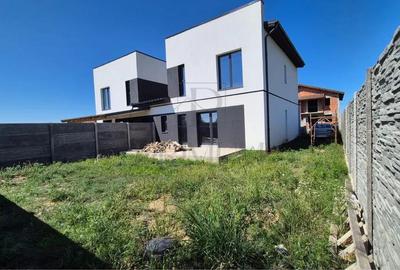GIROC - Duplex despartit prin camera - 4 Camere - Toate utilitatile - 2