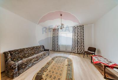Casă  cu doua camere de închiriat în zona Parneava - 15