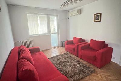 Apartament de închiriat: 3 camere în Drumul Taberei, zona Sibiu