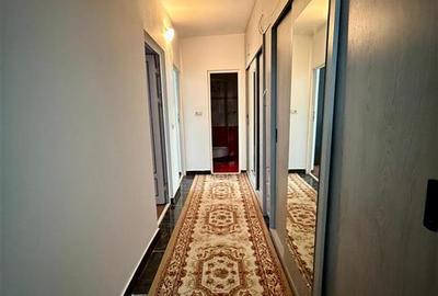 Pacurari - Etaj Intermediar - Bloc din 89 - 3 Camere Decomandat - 9