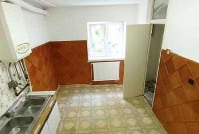Apartament de 3 camere , 67.5 mp, Parter inalt/4,  str. Lunii- Zorilor - 5