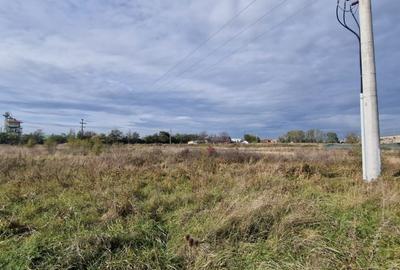 Teren Construcții intravilan de 2200 mp, în Broscărie