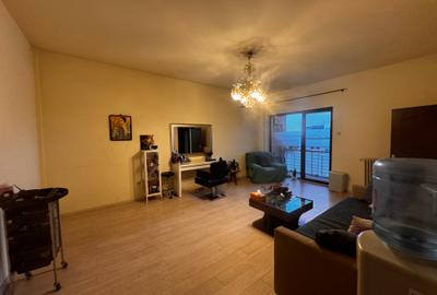 Apartament mare, luminos, 50 metri de metrou. - 2