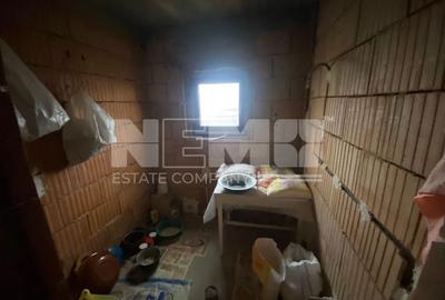 Casa de vanzare- Strada Alexandru Vlahuta - 10