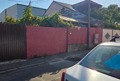 Casă individuală cu 2 camere în 13 Septembrie