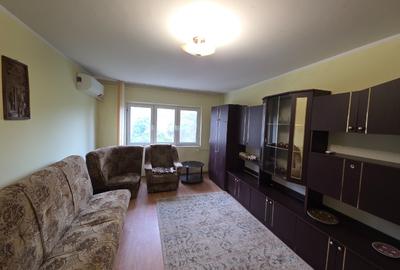 Apartament cu 3 camere decomandat, mobilat în Crângași