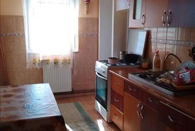 Apartament 4 camere zona Gemenii