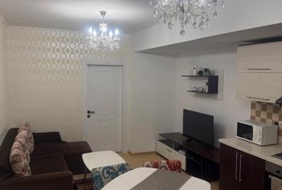 Apartament cu 3 camere decomandat, mobilat în Casa de Cultură