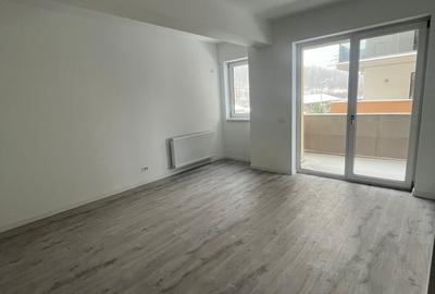 Apartament cu 3 camere decomandat în Frumoasa