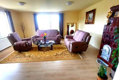 Gospodarie, casa cu 5 camere si 8272 mp teren, in Oarda