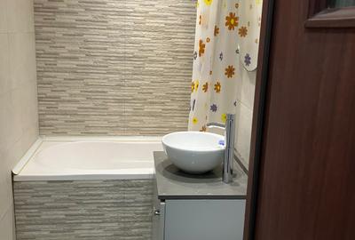 Apartament cu 2 camere decomandat, mobilat în Teiul Doamnei