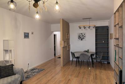 Apartament cu 3 camere decomandat, mobilat în Sisești