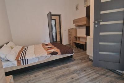 Apartament 4 camere liceul Negruzzi