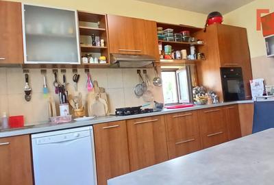 Casa individuala cu 5 camere Parter + Etaj in Ronat - 12