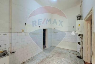 Proprietate centrală Arad,  cotă teren mare, acces auto - 15