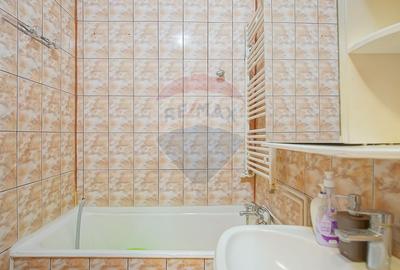 Proprietate cu 2 apartamente și garaj, Schei - 14