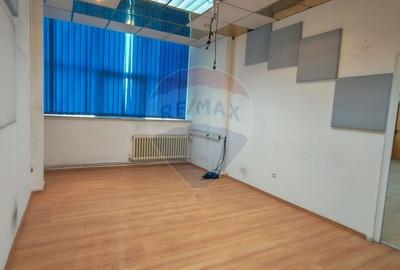 Spațiu de birouri de 2,100mp de închiriat - 10