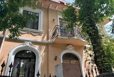 Vila Impresionanta | 9 Camere | 679mp Teren | Garaj Dublu *Cotroceni* - 1