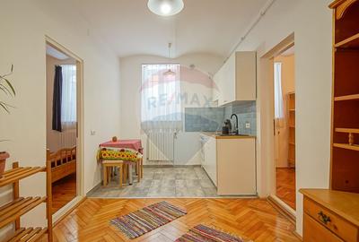 Apartament cu 2 camere nedecomandat, mobilat în Centrul Istoric