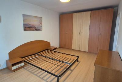 Închiriez apartament 3 camere - 9