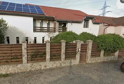 Casă individuală cu 4 camere în Salca
