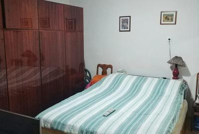 Km 4-5 - Casa renovata, situata in centrul cartierului - 9