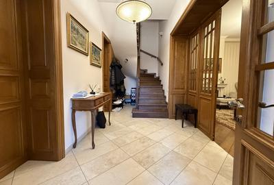 Vilă ultracentrală cu piscină interioară, saună și cramă | Unirii - 35