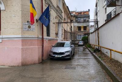 Proprietar - Închiriez apartament 5 camere zona Unirii - 1