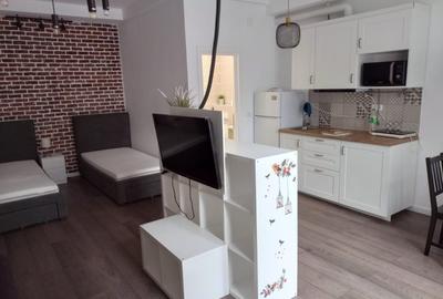 Închiriere Apartament Studio Modern – Zonă Centrală - curte interioara 450 Eur - 1