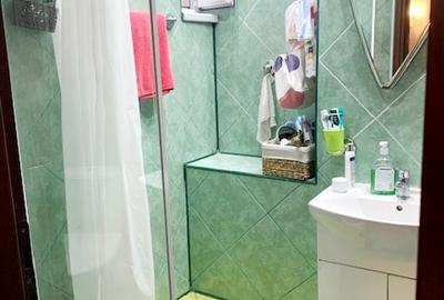 Apartament 3 camere, etaj 1, cu boxa in proprietate, zona Scoala nr.2 - 12