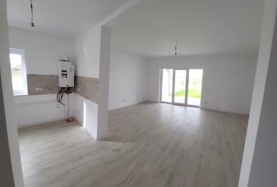 1\2 Duplex Utvin P+E,5 Camere,2 Bai,Toate Utilitatile - 4