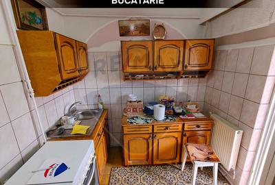 Apartament de vanzare cu 3 camere  Petru Rares Etaj 3 - 5