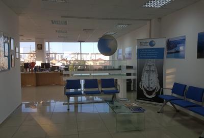 Birou  elegant, mobilat,luminos, supraf. vitrata mare, lift , 241 mp, Bd. Mamaia - 8
