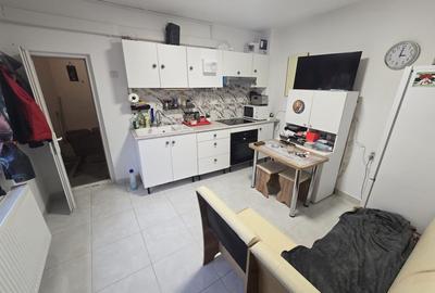 Apartament cu 2 camere decomandat în Grivița
