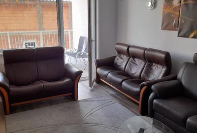 OFER DE INCHIRIAT APARTAMENT LUX