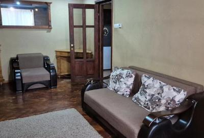 Apartament cu 2 camere semidecomandat în Centrul Civic