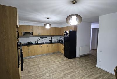 De vânzare apartament 2 camere + living cu bucătărie + 2 parcări - 1