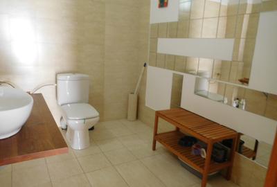 Casa spatioasa cu o panorama excelenta - 9