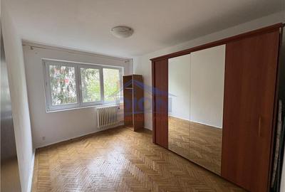 Obregia - Fantana Florilor,  bloc retras de la bulevard - 4