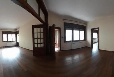 Piata Muncii-Calea Calarasilor, vila 500mp /12 camere, curte 150 mp - 2