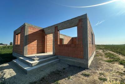 Casă individuală cu 3 camere în Tărian