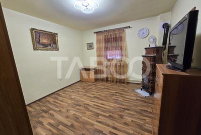 Casa individuala de vanzare 4 camere 120mpu si curte 1310 mp Gusterita - 1