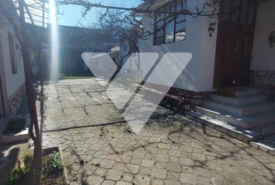 Casa individuala din 2 corpuri 6 camere 2 bai teren 2109 mp Rusi Sibiu - 1