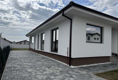 Casă individuală cu 4 camere în Micești