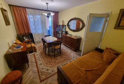 Apartament cu 2 camere semidecomandat, mobilat în Tomis Nord