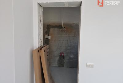 Duplex de vanzare cu 3 camere si teren de 309 mp - Recas - 25