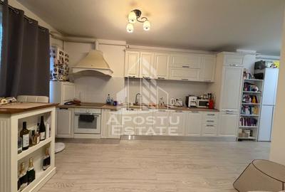 Apartament cu 2 camere, semidecomandat, bloc nou, zona Soarelui - 4