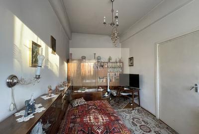 3 camere/ zona Facultatii de Litere / Parcare in curte - 3
