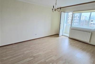 Apartament 3 Camere, Decomandat Macul Rosu - 2