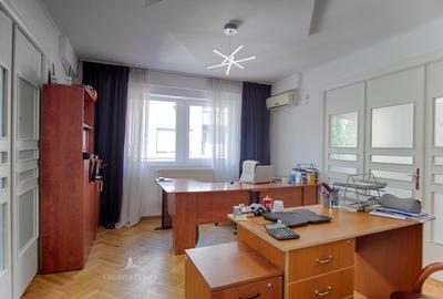 Piata Sf. Stefan - Calarasilor, Spatiu de birouri, 4 camere - 4